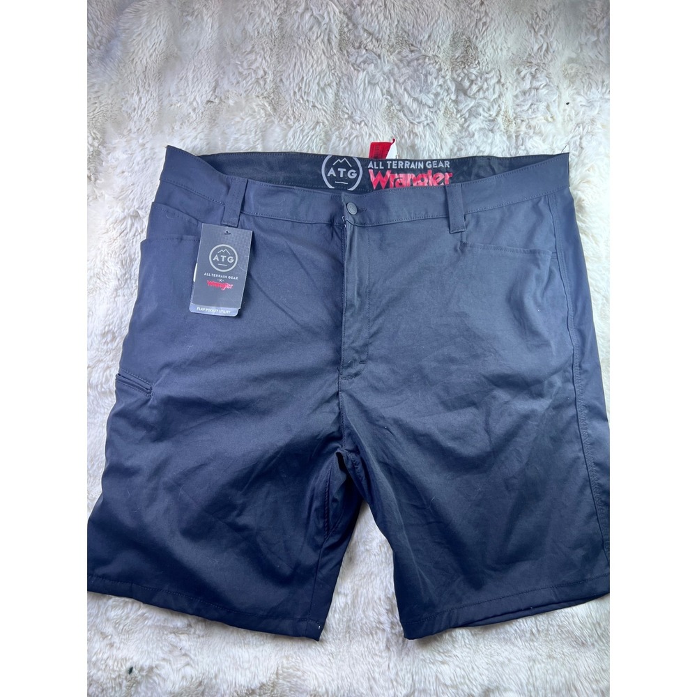 Wrangler ATG All Terrain Gear Mens Navy Blue Utility Cargo Shorts 44 A29